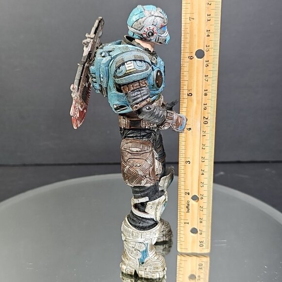 Neca Gears Of War 2 COG Soldier 7" Action Figure With Rifle - Picture 8 of 15